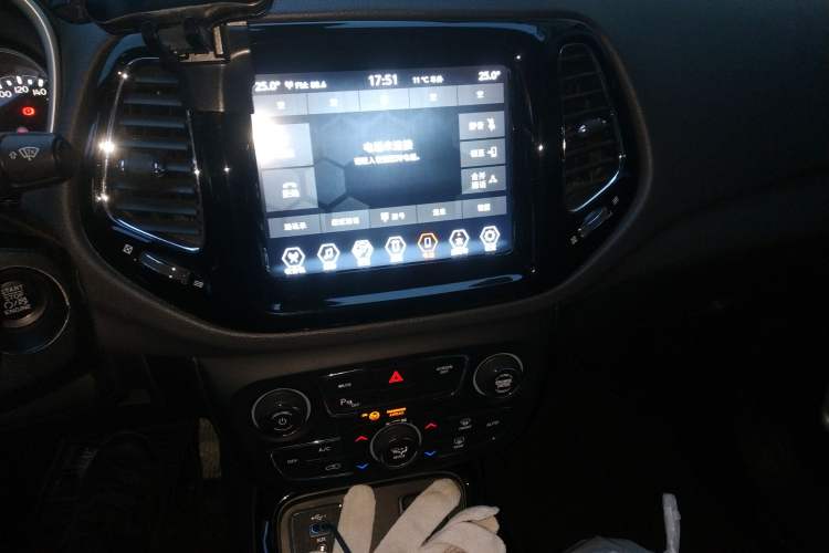 Used Jeep Compass 2019 220T Automatic Family Edition
