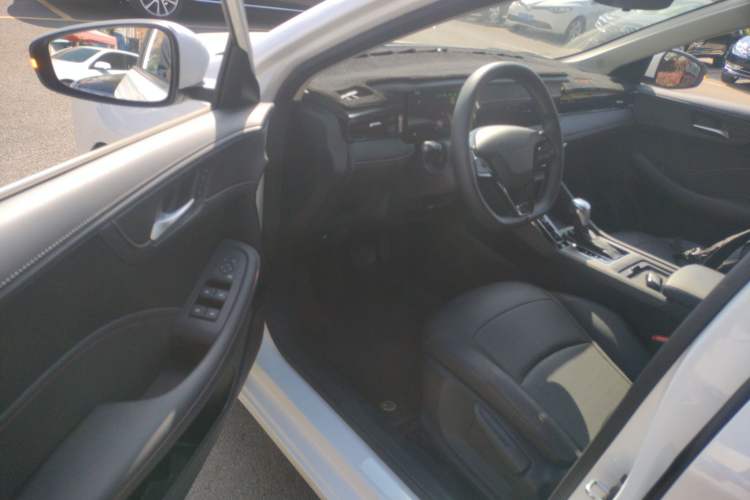 Used Roewe i5 2023 1.5L CVT Luxury Edition