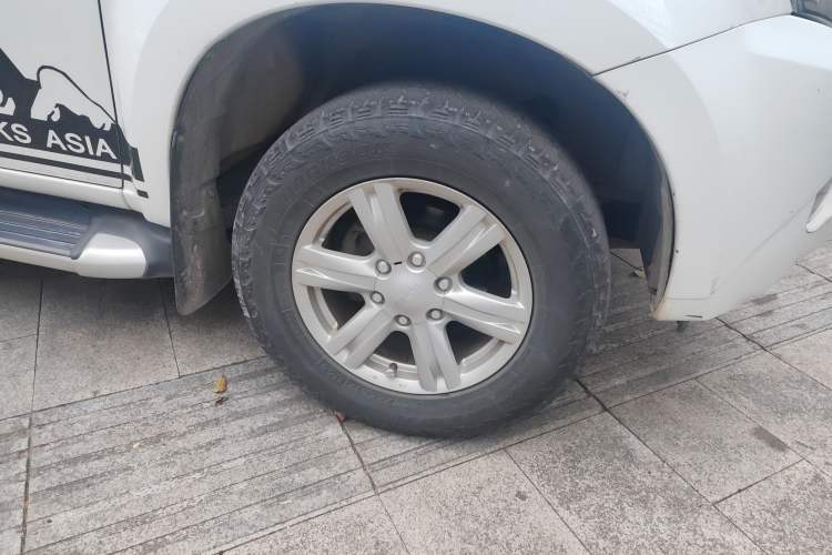 Used Isuzu mu-X 2017 3.0T Four-Wheel Drive Automatic Luxury Edition 5 Seats China IV Standard