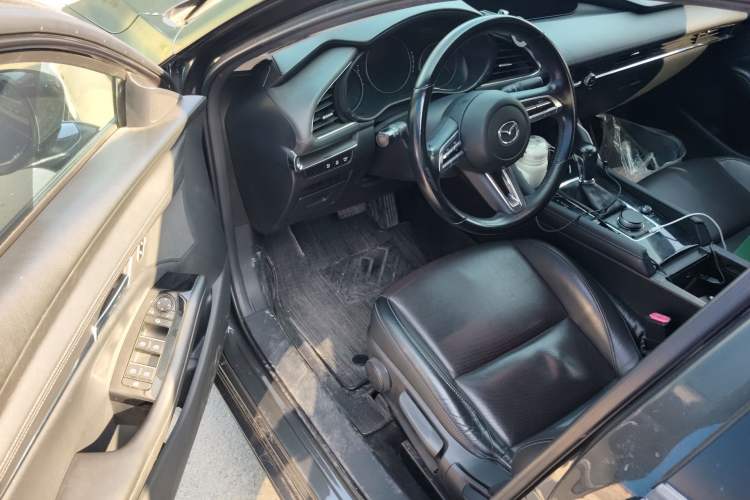 Used Mazda 3 Axela 2020 2.0L Automatic Zhiya Edition Driver Seat