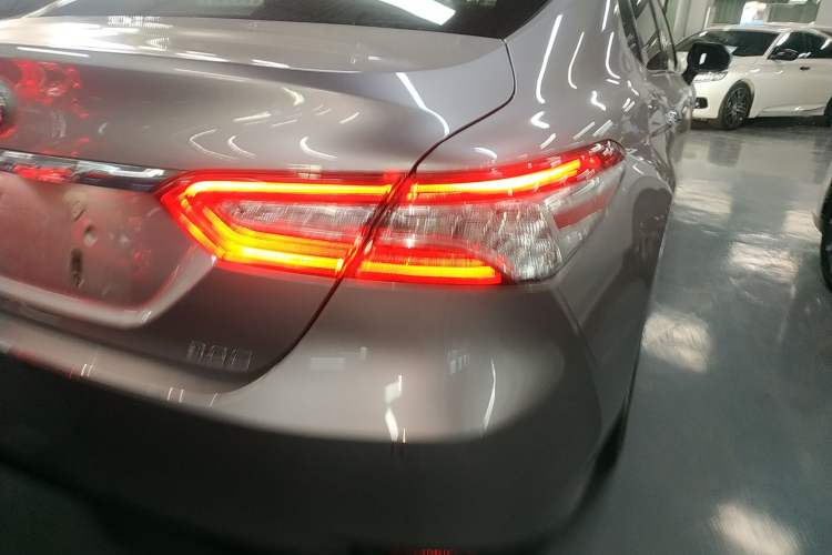 Used Toyota Camry 2021 2.0G Luxury Edition
