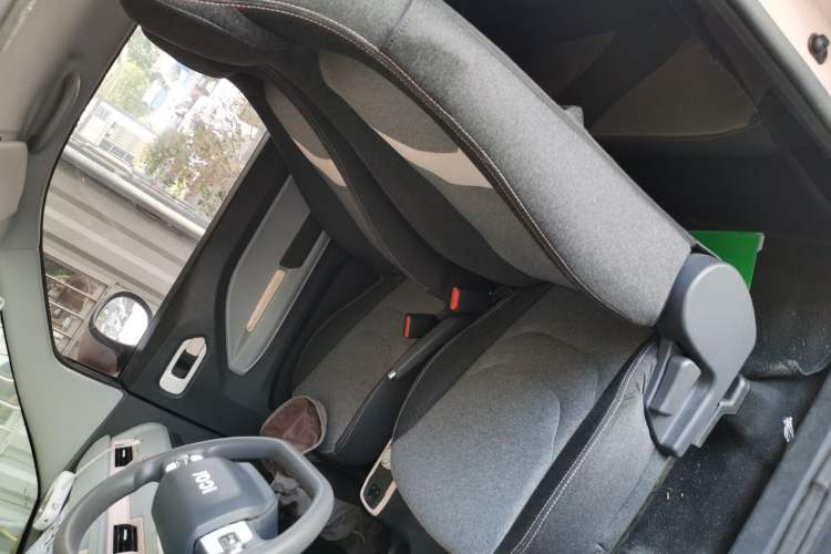 Used Chery New Energy QQ Ice Cream 2022 170km Sundae Phosphate Lithium-Ion