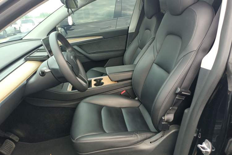 Used Tesla Model Y 2021 Standard Range Rear-Wheel Drive Version Left Front Seat