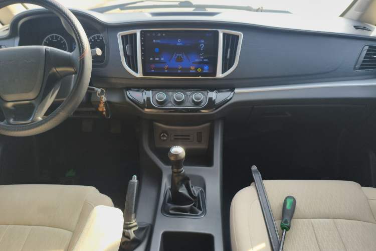 Used FORTHING Lingzhi 2022 M5L 1.6L Utility Model 7 Seats
