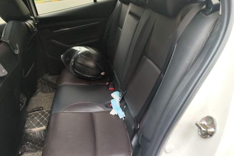 Used Mazda 3 Axela 2020 1.5L Automatic Luxury Version