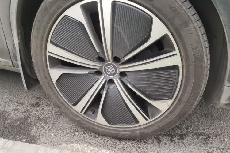 Used BYD Tang New Energy 2022 DM-p 215KM Four-Wheel Drive Flagship Model Right Front Wheel Hub