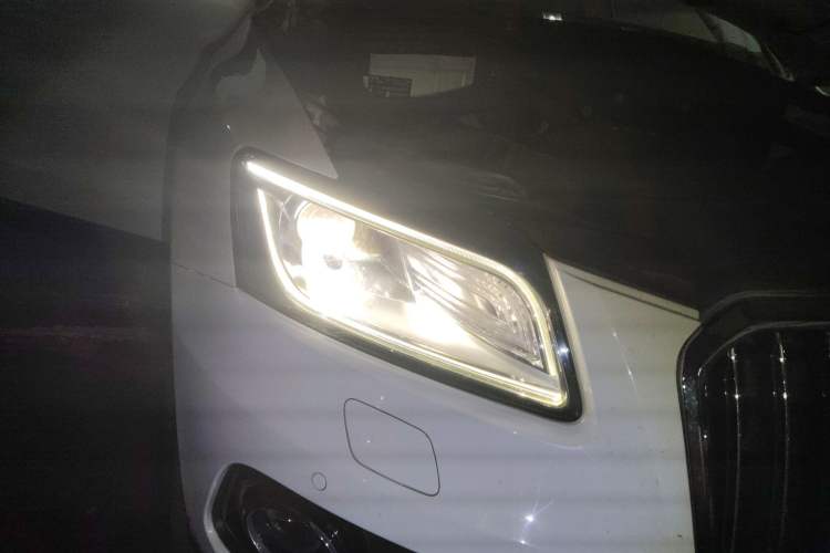 Used Audi Q5 2016 40 TFSI Comfort Model Right Front Headlight
