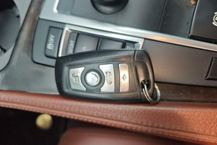 Used BMW 5 Series 2014 525Li Leading Model Vehicle Key