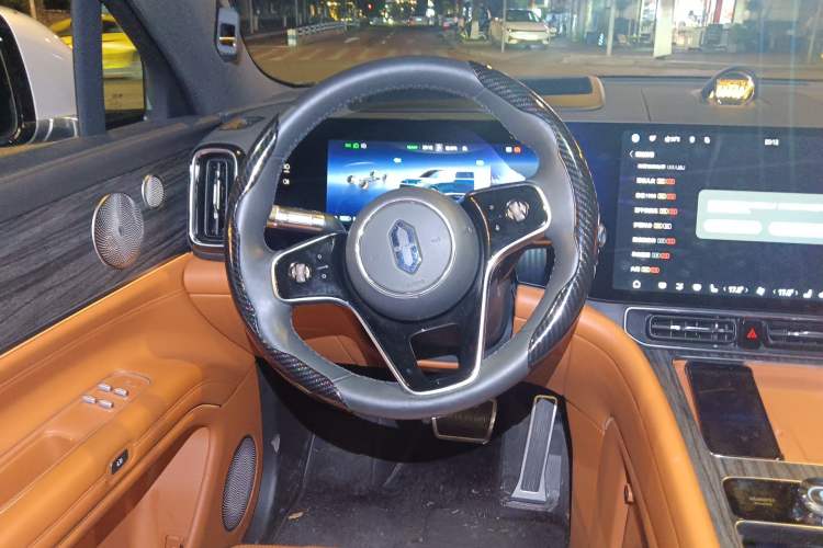 Used Hima AITO M9 2024 All-Electric Max Version 100 kWh 6-Seater
