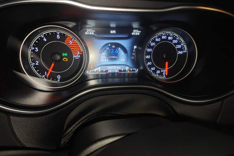 Used Jeep Cherokee 2019 2.0T Four-Wheel Drive Explorer Edition China VI Emission Standard