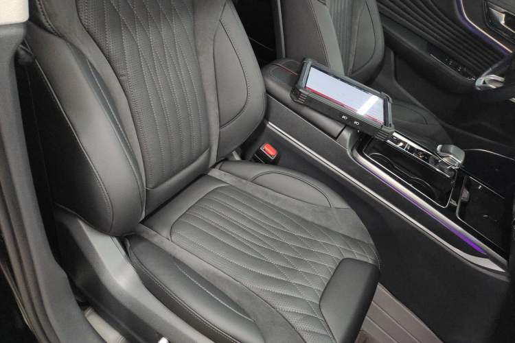 Used Hongqi HS5 2023 2.0T Qixiang Pro Edition Right Front Seat