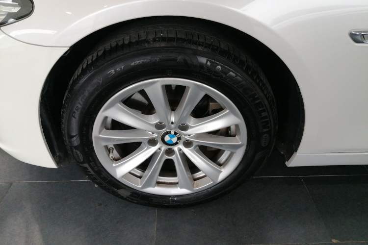 Used BMW 5 Series 2017 520Li Elegant Edition
