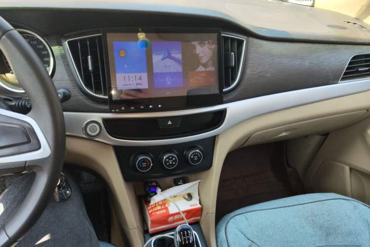 Used Baojun 730 2016 1.5L Manual Standard Version 7 Seats
