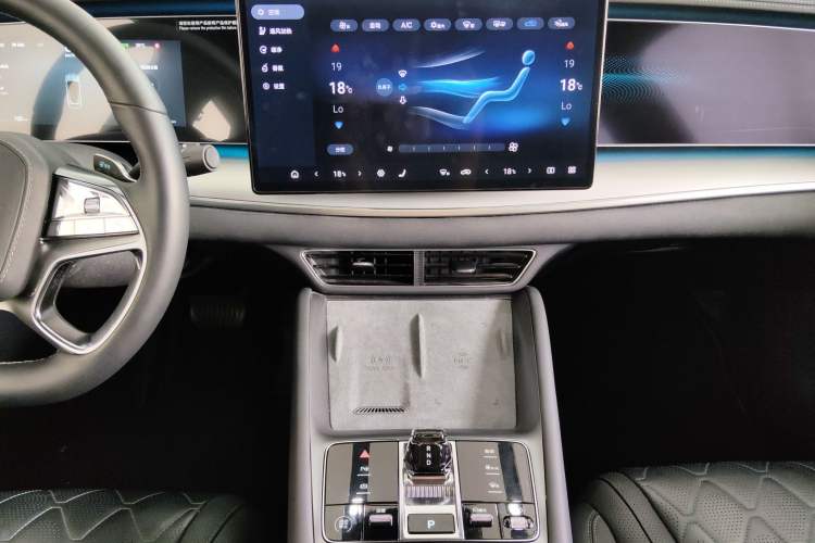 Used BYD Sealion 07 EV 2024 610 Zhihang Edition Audio And AC Panel