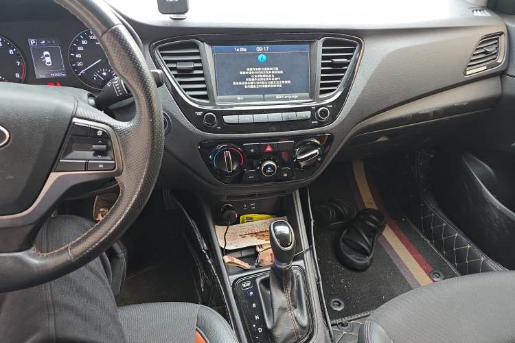 Used Hyundai Verna RV 2017 1.4L Automatic Sport Version National Emission Standard V
