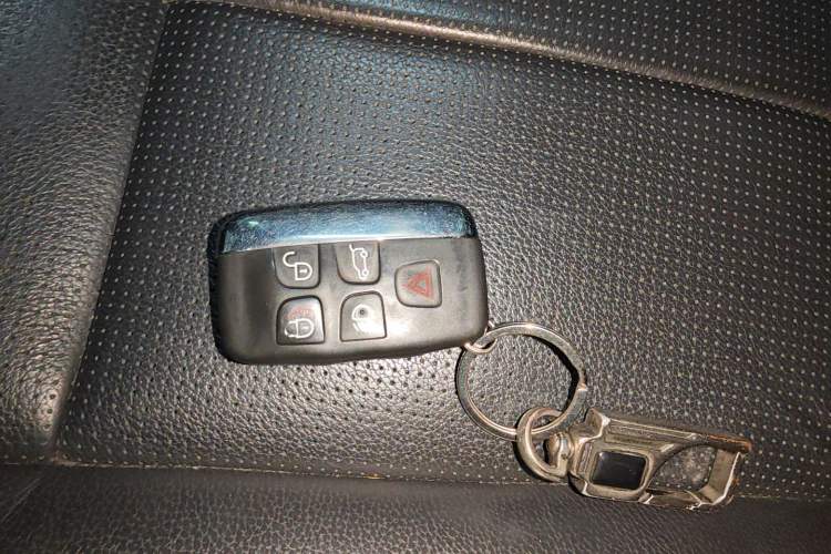 Used Land Rover Discovery Sport 2019 240 PS SE Version China VI Standard