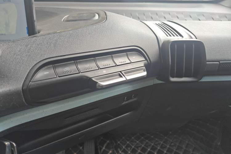 Used Baojun E300 2020 Plus Interstellar Smart Edition