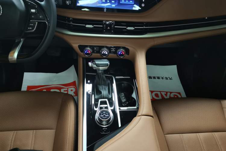 Used CHANGAN CS95 2021 2.0T Two-Wheel Drive Luxury Version
