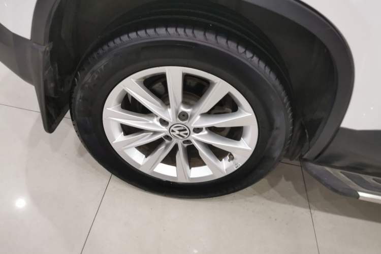 Used Volkswagen Tiguan L 2017 300TSI Automatic Two-Wheel Drive Silk Road Luxury Edition