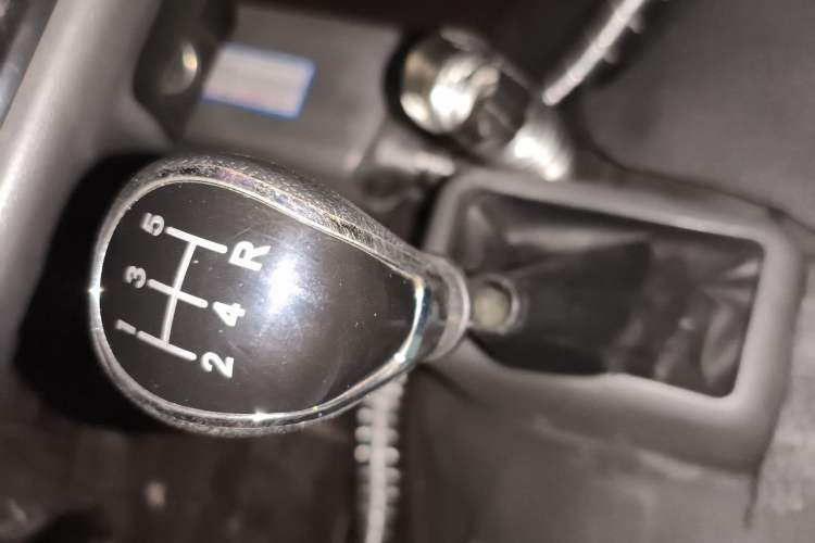 Used Jinbei Hiace 2011 2.5T Fifth-Generation Entrepreneur Edition Classic Version YC4FB90-36