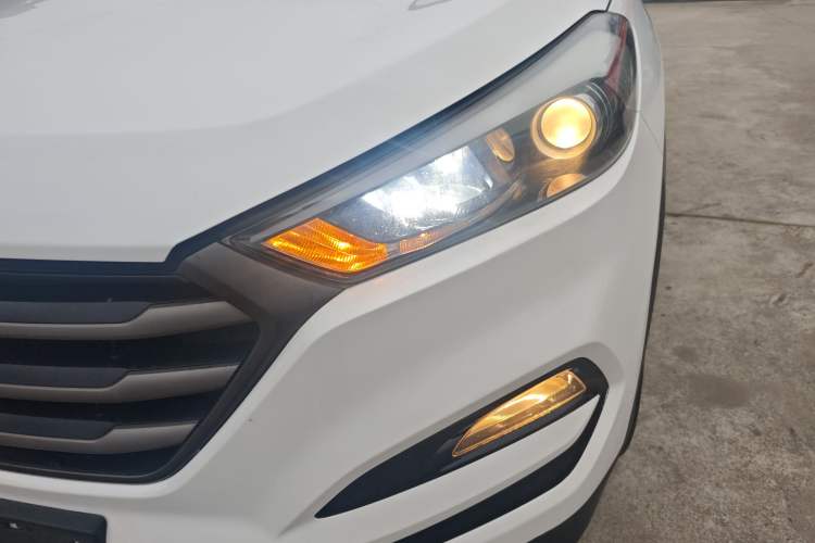 Used Hyundai Tucson 2015 2.0L Automatic Two-Wheel Drive Smart Version
