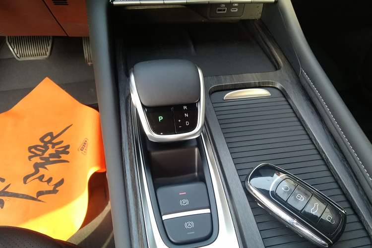 Used Chery Arrizo 8 PRO 2025 Pro 1.6T Luxury Model+ Gear Lever