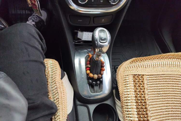 Used Buick Encore 2015 1.4T Automatic Two-Wheel Drive Urban Elite Version
