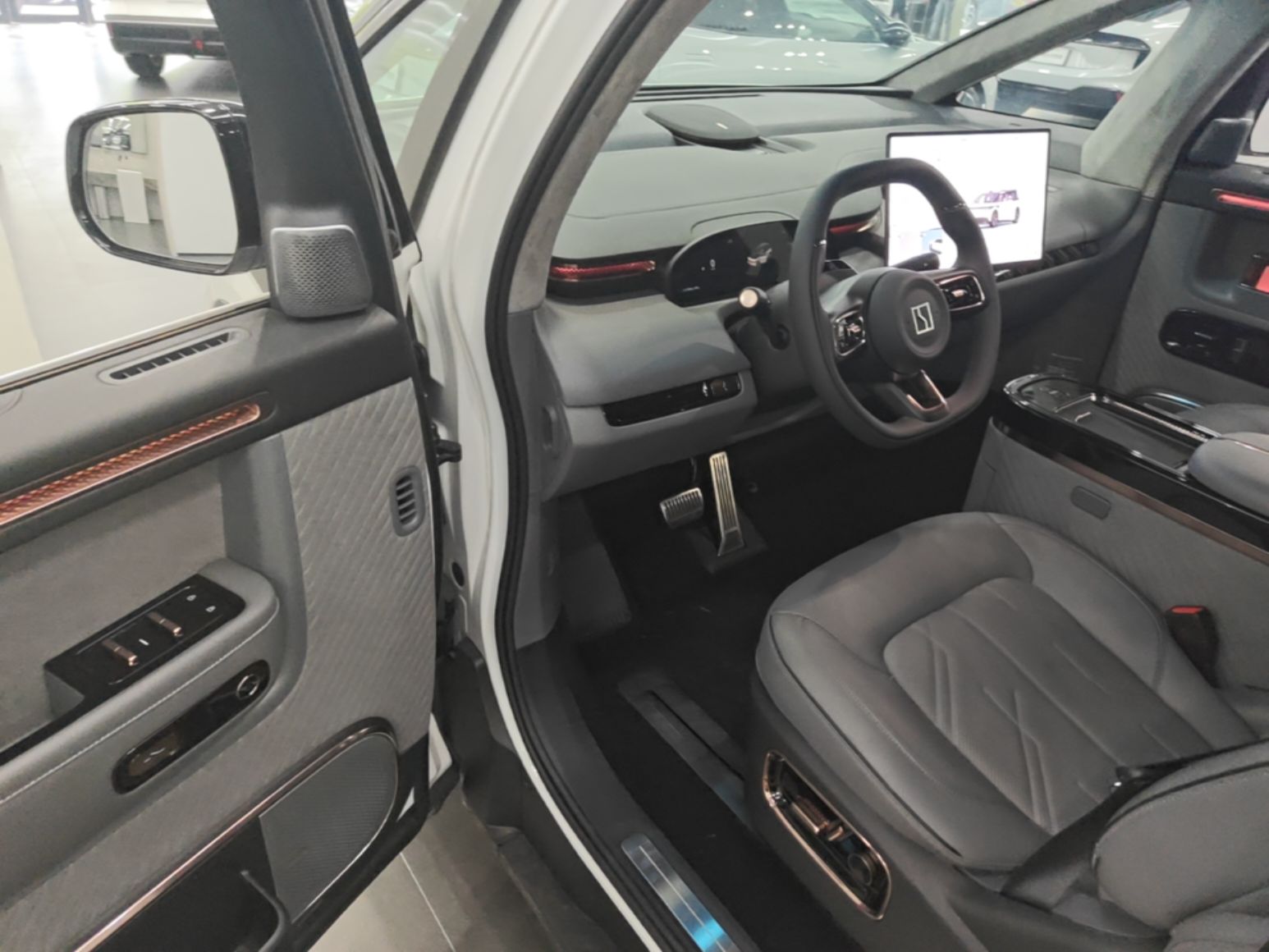 Zeekr MIX 2025 Intelligent Driving Version — снимка 18