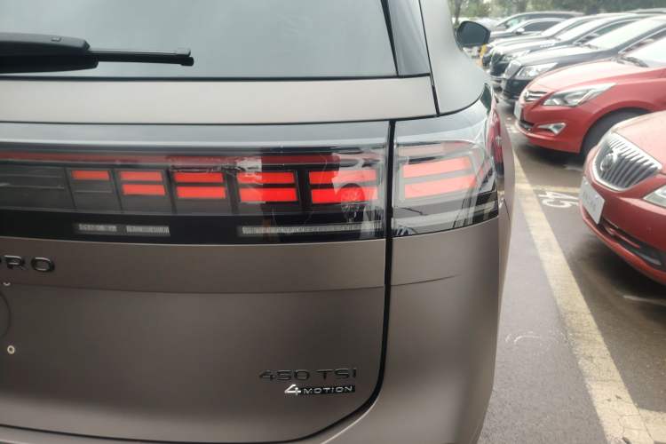 Used Volkswagen Teramont 2025 Tiguan Pro 450TSI Four-Wheel Drive Summit Edition Right Rear Taillight