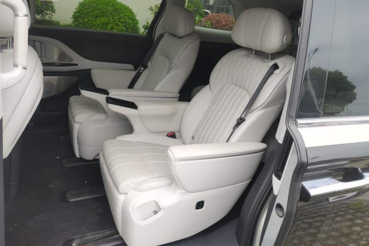 Used VOYAH Dream 2025 PHEV Four-Wheel-Drive Flagship Version – Qiankun Edition

