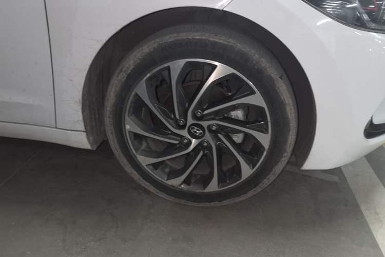 Used Hyundai Elantra (6th Generation / Lingdong) 2019 1.5L CVT ZhiXuan – Elite Version Right Front Wheel Hub
