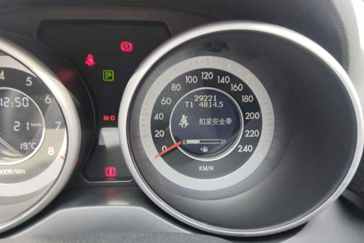 Used Bestune X80 2013 2.0L automatic comfort version Odometer Close Up