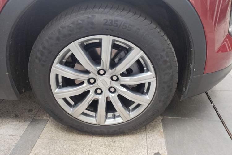 Used Cadillac XT4 2021 28T Two-Wheel Drive Leading Version Right Front Wheel Hub