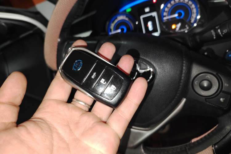 Used Toyota Corolla 2016 Dual-Engine 1.8L E-CVT Elite Edition