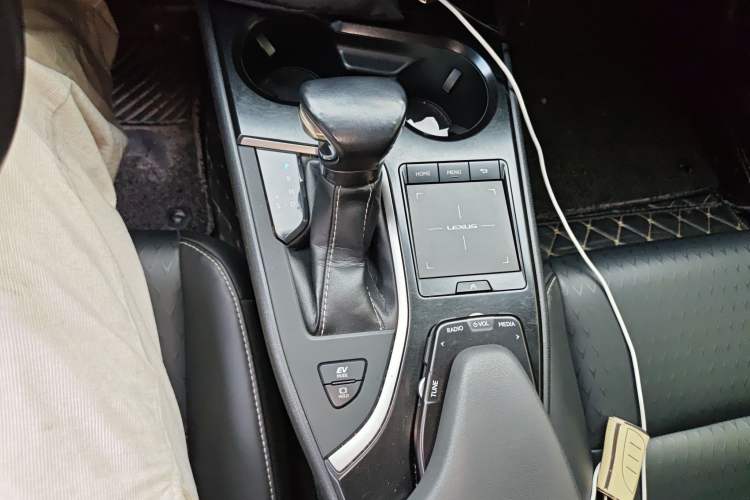 Used Lexus UX 2019 260h Explore-Cool Edition China VI Standard
