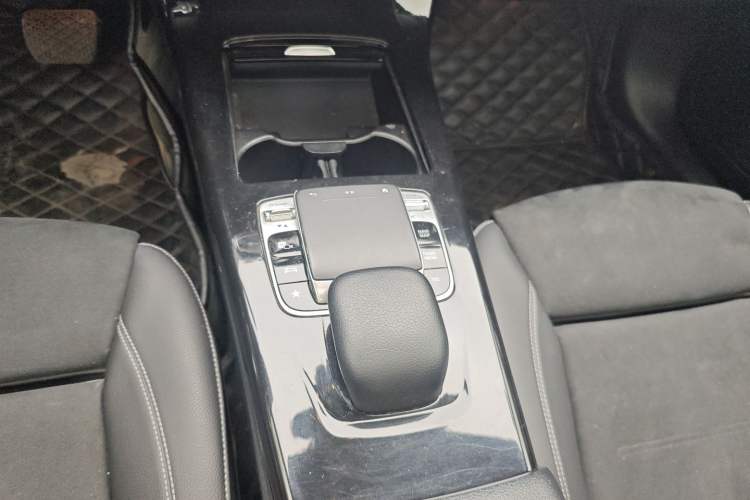 Used Mercedes-Benz A-Class 2019 A 200 L Sport Sedan Gear Lever