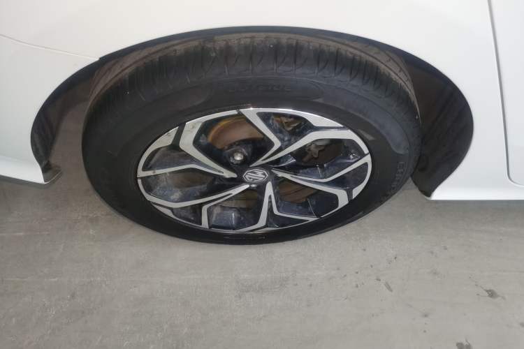 Used MG 5 2021 180 DVVT CVT Youth Luxury Edition
