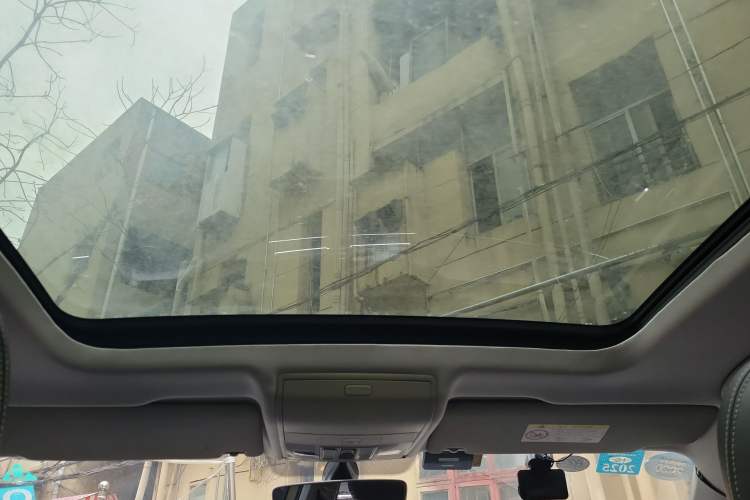 Used Volkswagen Tiguan L 2017 330TSI Automatic Two-Wheel Drive Luxury Edition Headliner