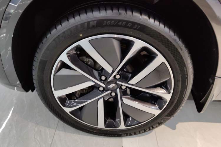 Used Li Auto L9 2022 Max model Left Front Wheel Hub