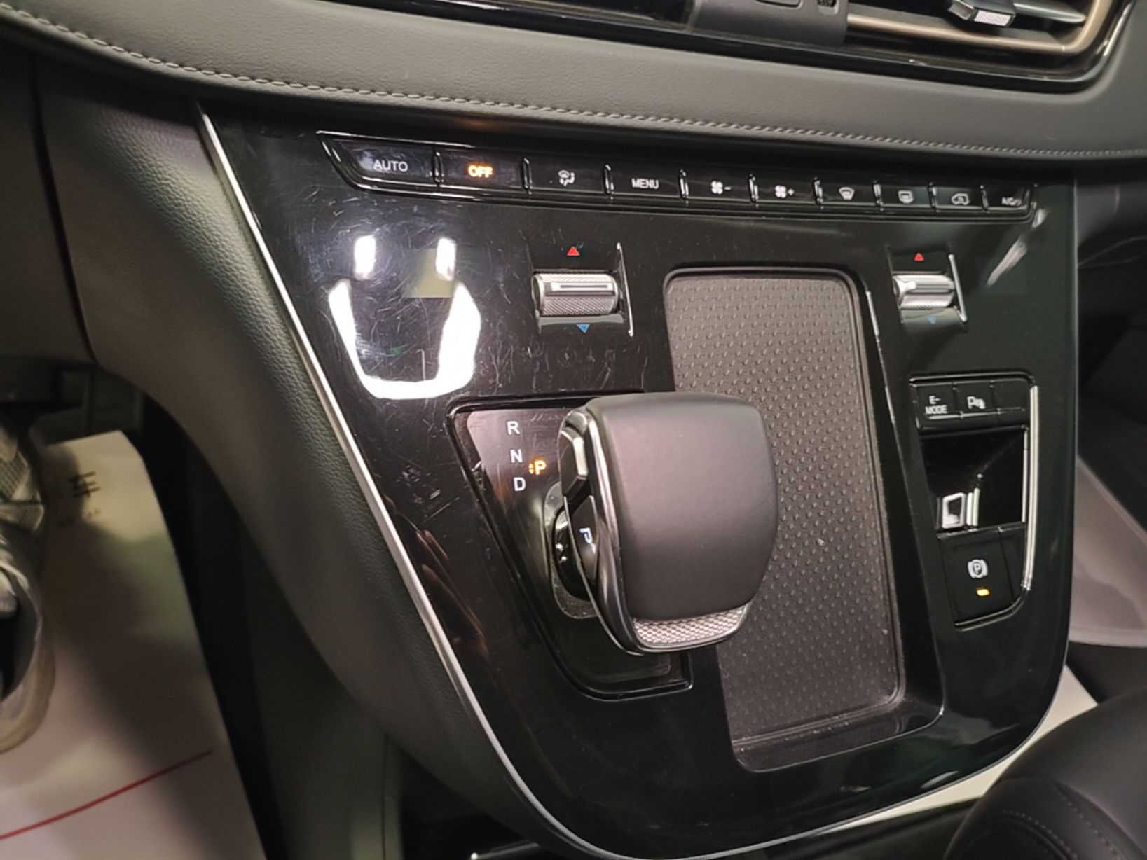 Hongqi HQ9 PHEV 2024 2.0T Four-Wheel Drive Business Edition — снимка 13