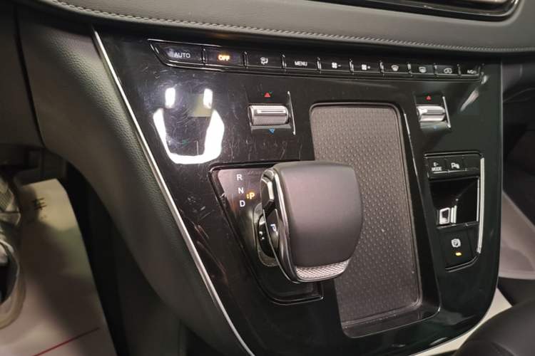 Used Hongqi HQ9 PHEV 2024 2.0T Four-Wheel Drive Business Edition Gear Lever