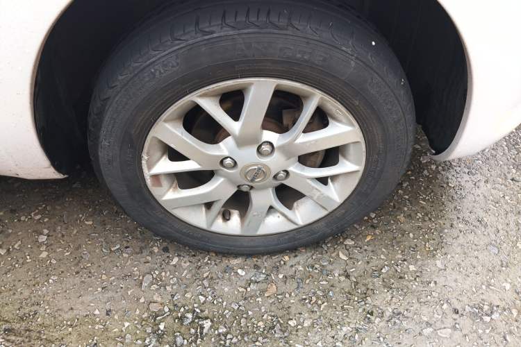 Used Nissan March 2015 1.5L Automatic E-Xuan Edition
