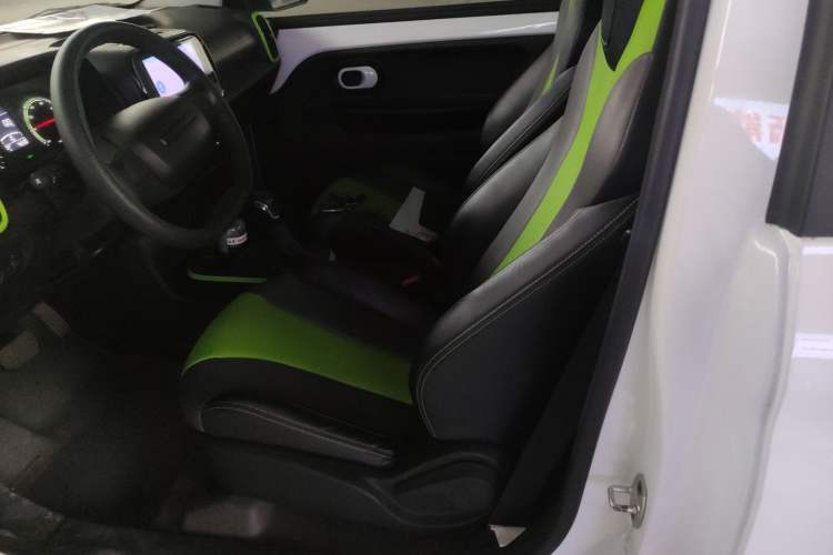 Used Roewe Clever 2021 302km All-Round Version Left Rear Seat