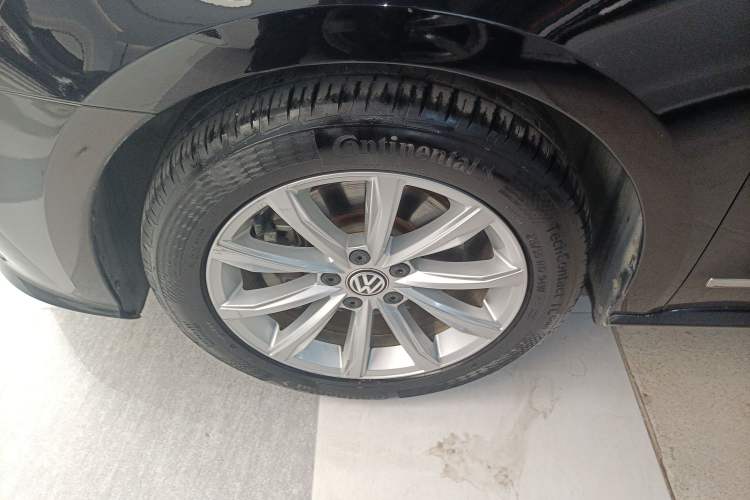 Used Volkswagen Passat 2017 330TSI DSG Luxury Edition Exterior 4