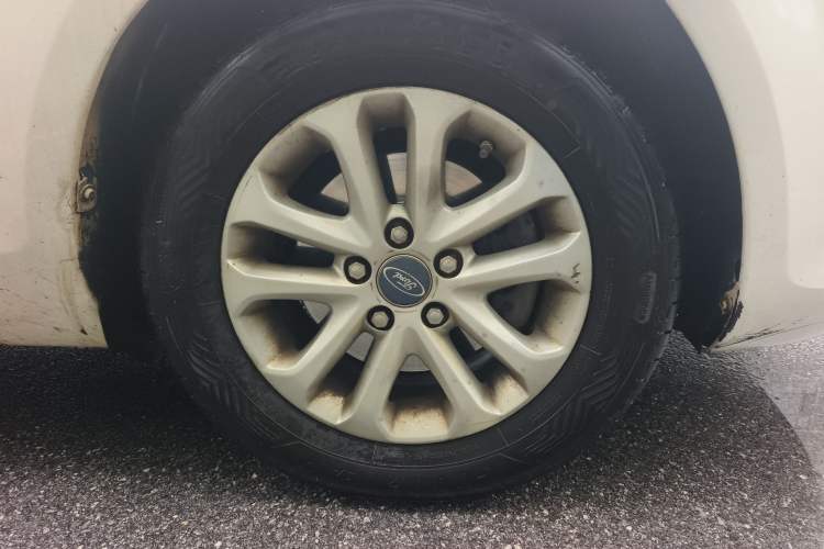 Used Ford Focus 2013 Hatchback Classic 1.8L Manual Base Model