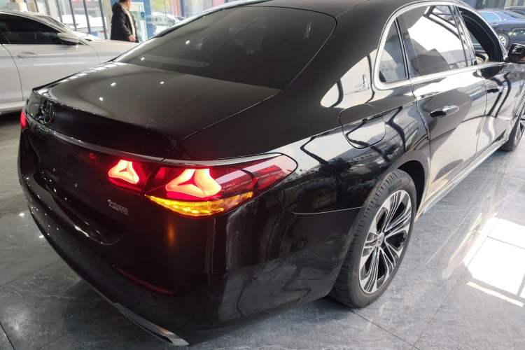 Used Mercedes-Benz E-Class 2025 Facelift E 300 L Luxury Edition
