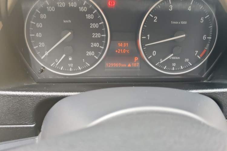 Used BMW X1 2014 sDrive18i Leading Model Odometer Close Up