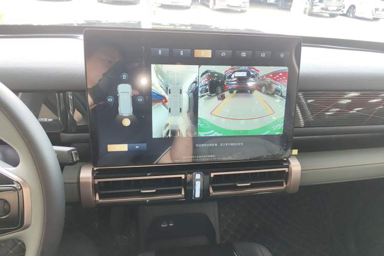 Used iCAR 03 2024 501km Two-Wheel Drive Long-Range Version Audio And AC Panel