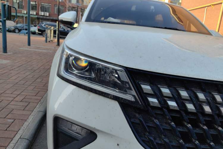 Used Wuling Alvez 2023 1.5L CVT Comfort Edition Right Front Headlight