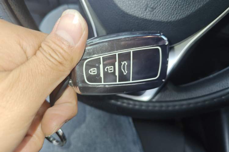 Used Toyota Levin 2019 185T CVT Luxury Edition China VI Standard Vehicle Key